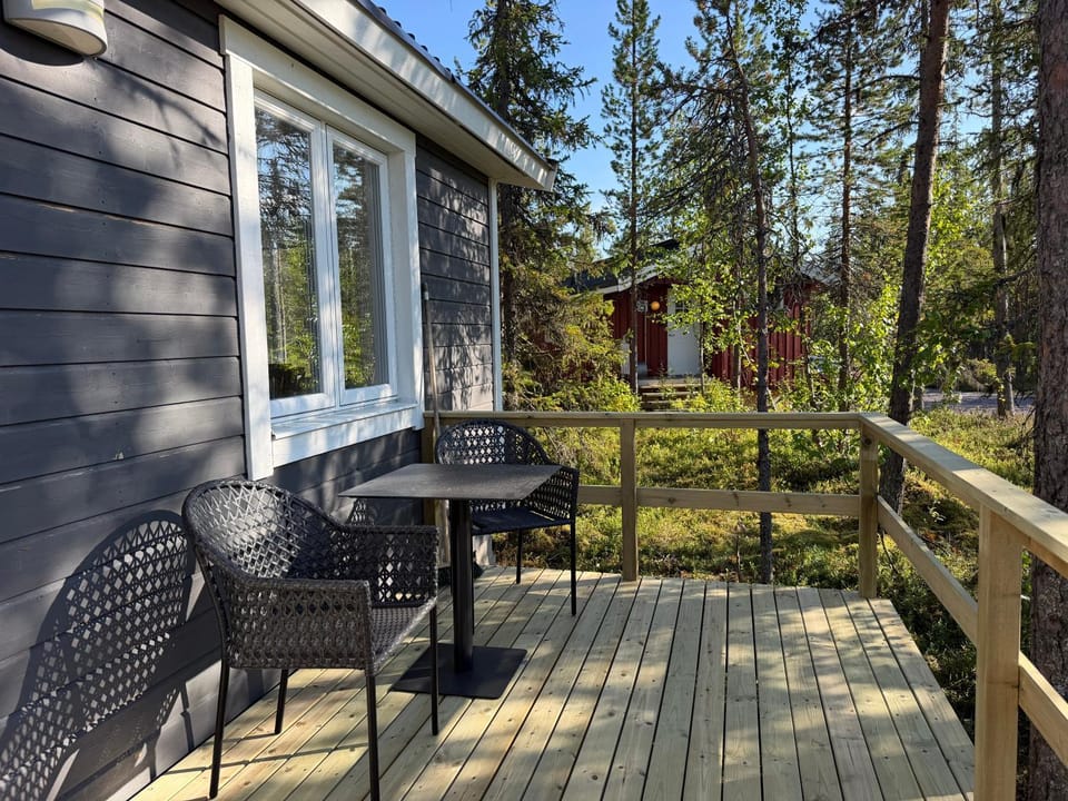 Property building, Patio, Garden, Balcony/Terrace