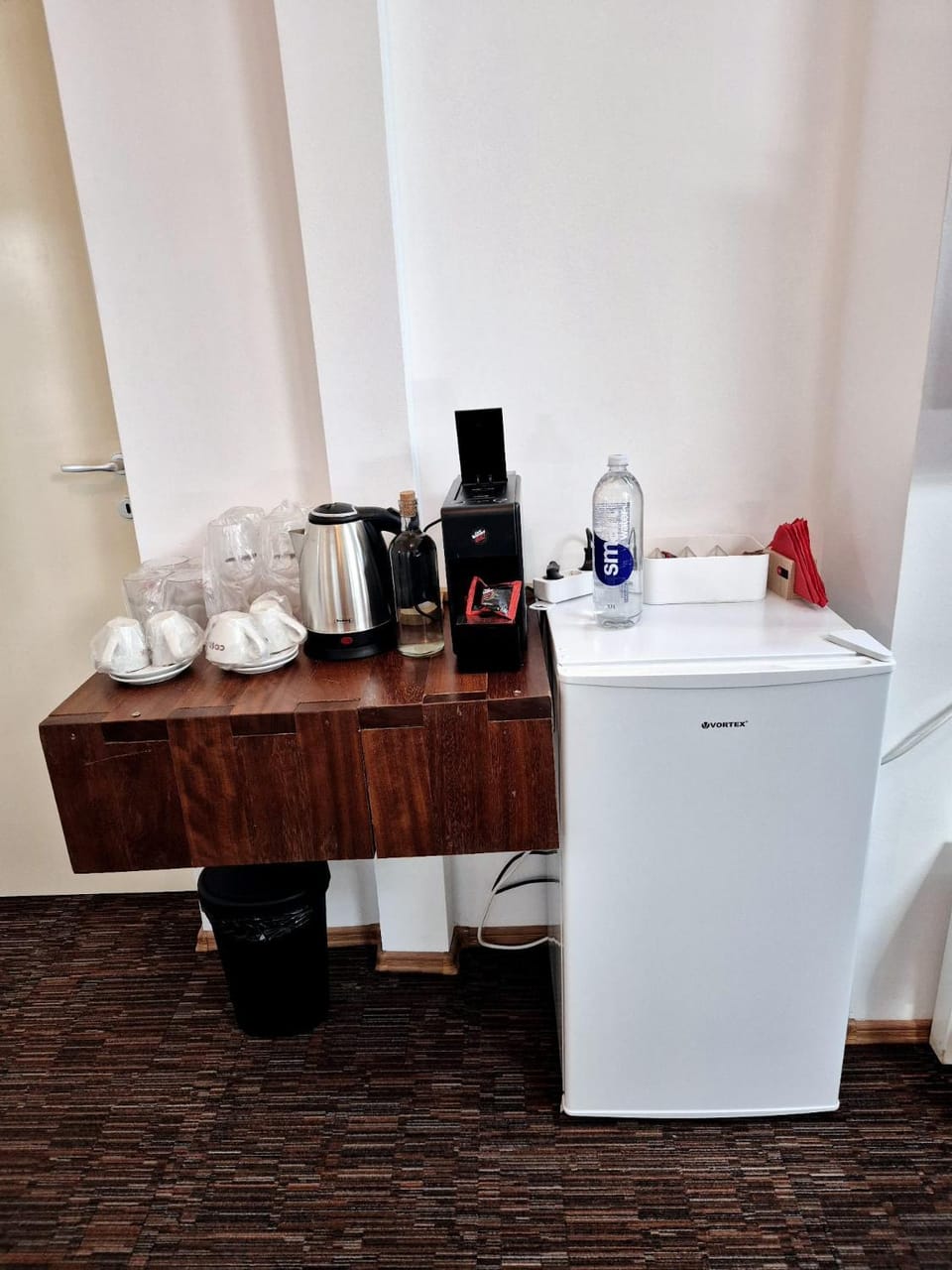 Coffee/tea facilities, minibar