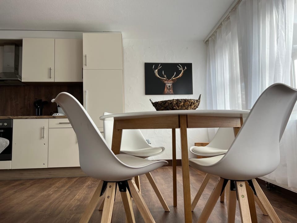 Seating area, Dining area