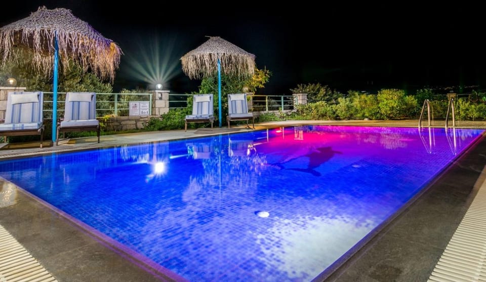 Night, Pool view, Swimming pool, sunbed