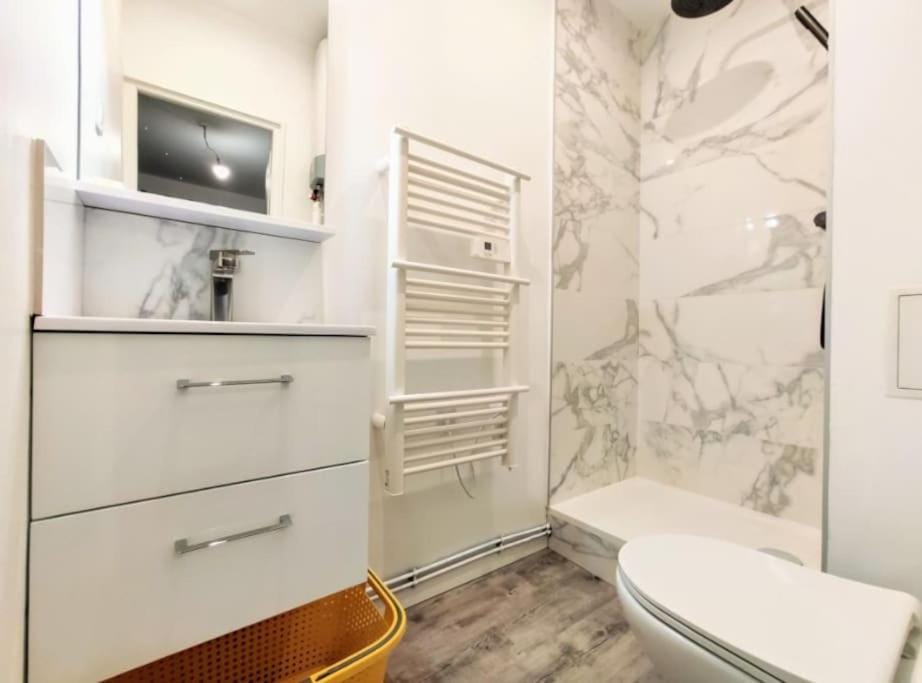 Shower, Bathroom