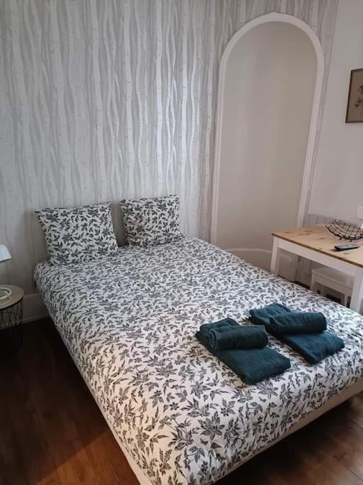 Bed, Bedroom