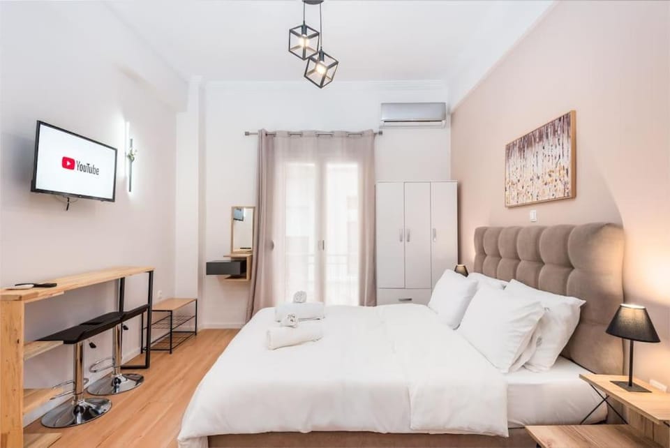 Beautiful central apartment next to the Metro Apartment in Athens