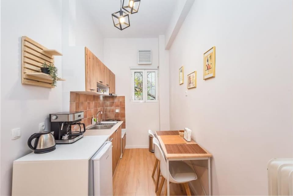 Beautiful central apartment next to the Metro Apartment in Athens