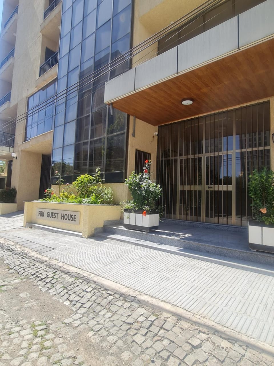 Facade/entrance