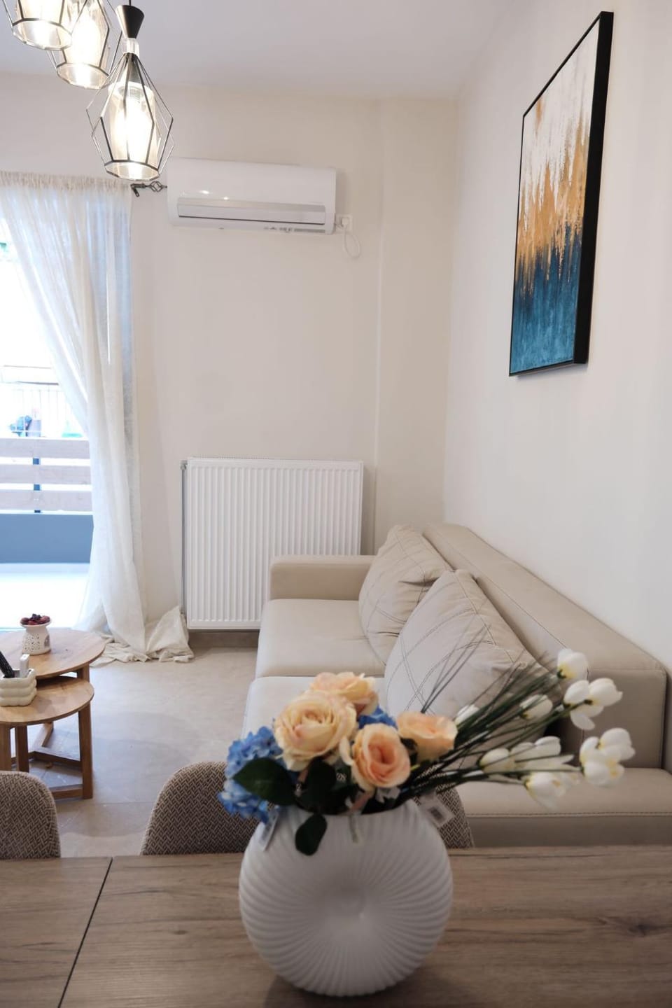 Living room, Seating area, air conditioner