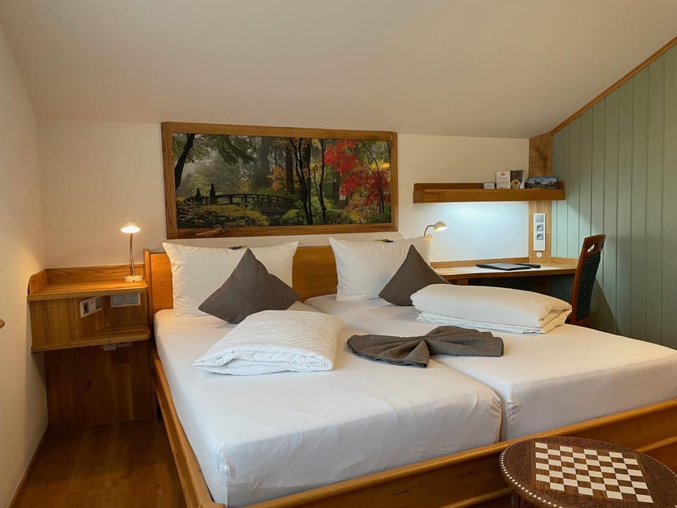 Bed, Photo of the whole room