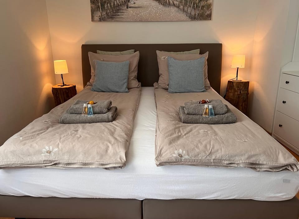 Bed, Photo of the whole room, Bedroom, towels