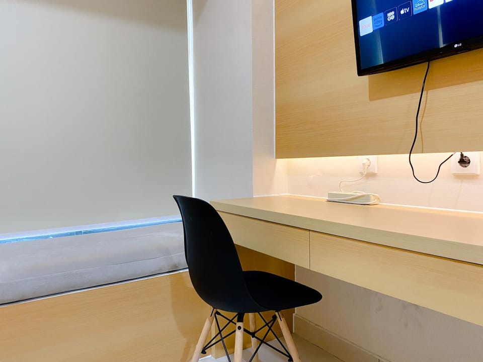 Homey and Cozy Living Studio Pollux Chadstone Apartment By Travelio Apartment in West Java