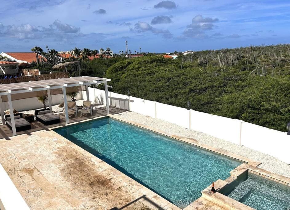 Jolie Villa Entire villa in Noord, Aruba Villa in Noord