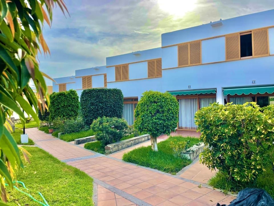 Property building, Day, Garden, Garden view