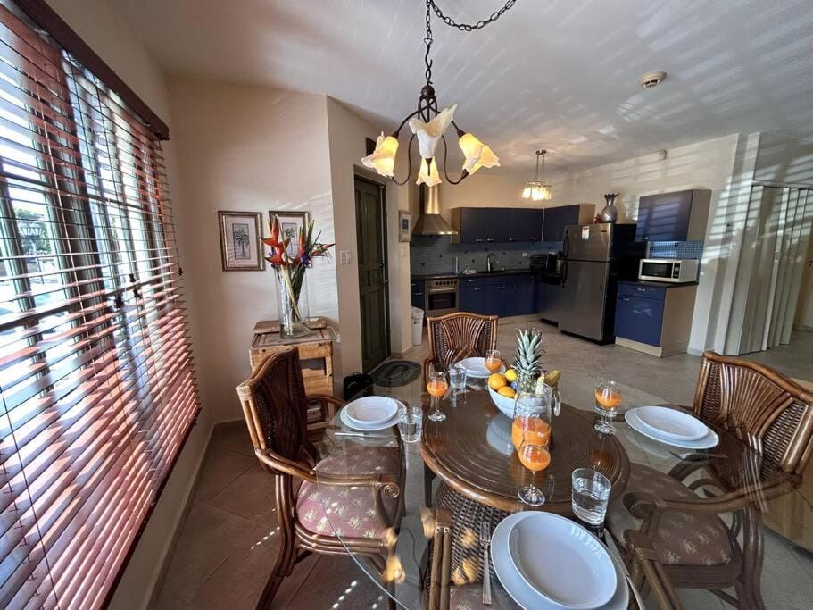 Palma Real 69 - Palm Beach 2 bedrooms Condo Apartment in Noord