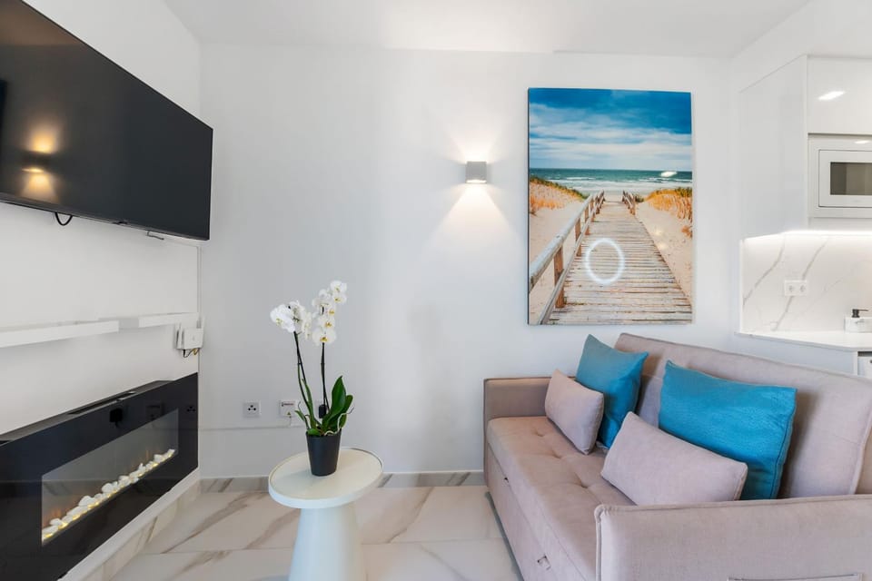 Communal lounge/ TV room, Living room