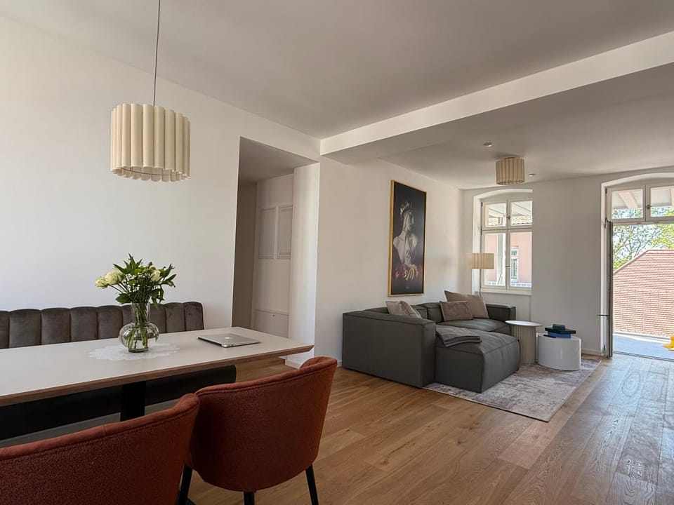 Living room, Seating area, Dining area