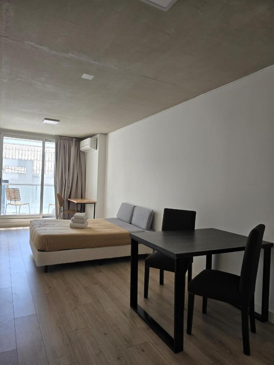 Photo of the whole room, Dining area