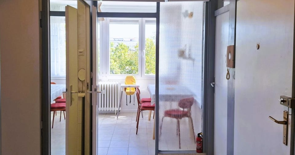 Seating area, Communal kitchen