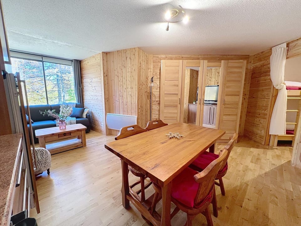 Living room, Meals, storage