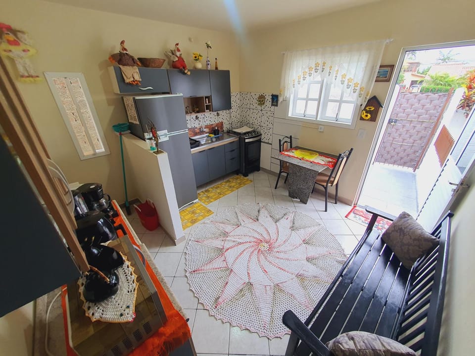 Kitchen or kitchenette, Dining area, oven, stove