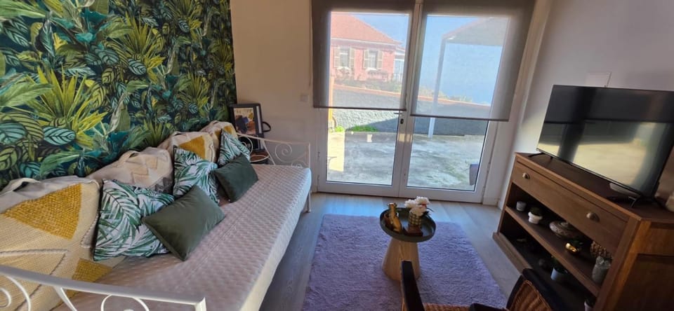 Refúgio com jacuzzi e vista mar Bed and Breakfast in Madeira District