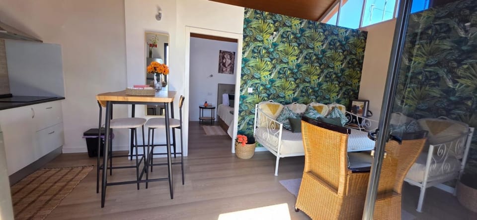 Refúgio com jacuzzi e vista mar Bed and Breakfast in Madeira District