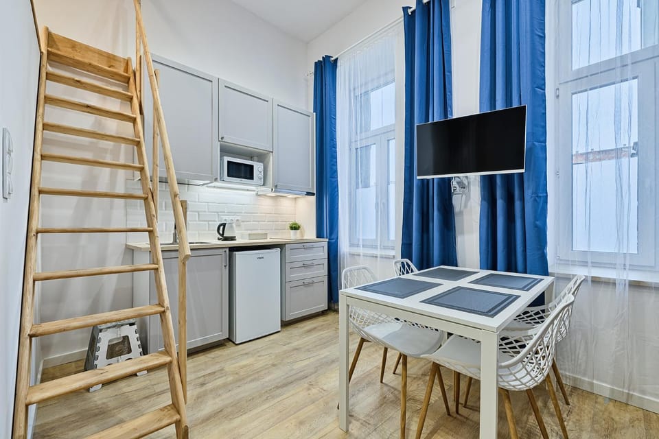 TV and multimedia, Kitchen or kitchenette, oven, stove