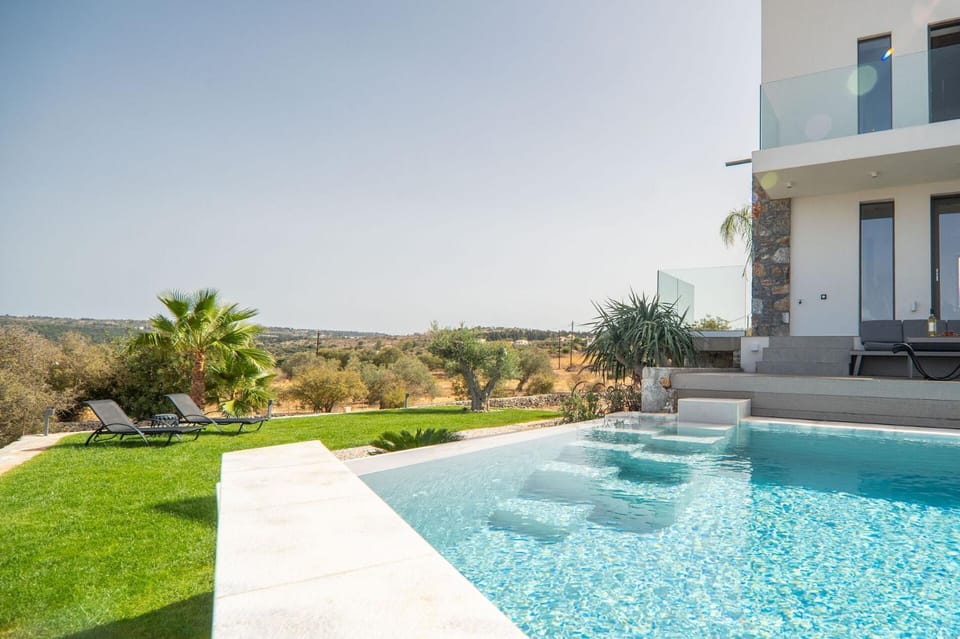 Garden, Garden view, Pool view, Swimming pool, sunbed