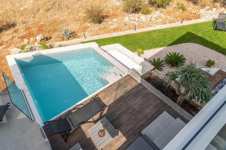 Patio, Garden, Garden view, Pool view, Swimming pool, sunbed