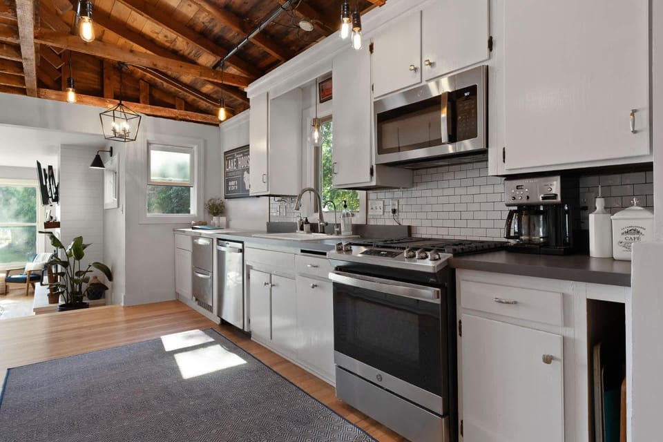 Limestone Edge by Simple Life Rentals House in Door County