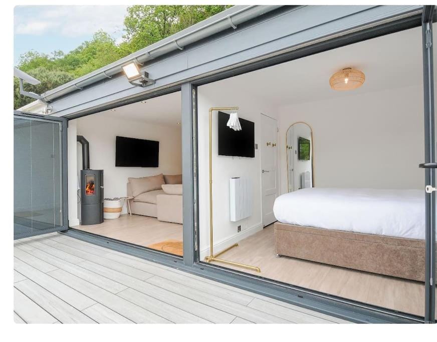 Refurbished Beach Lodge House in Looe