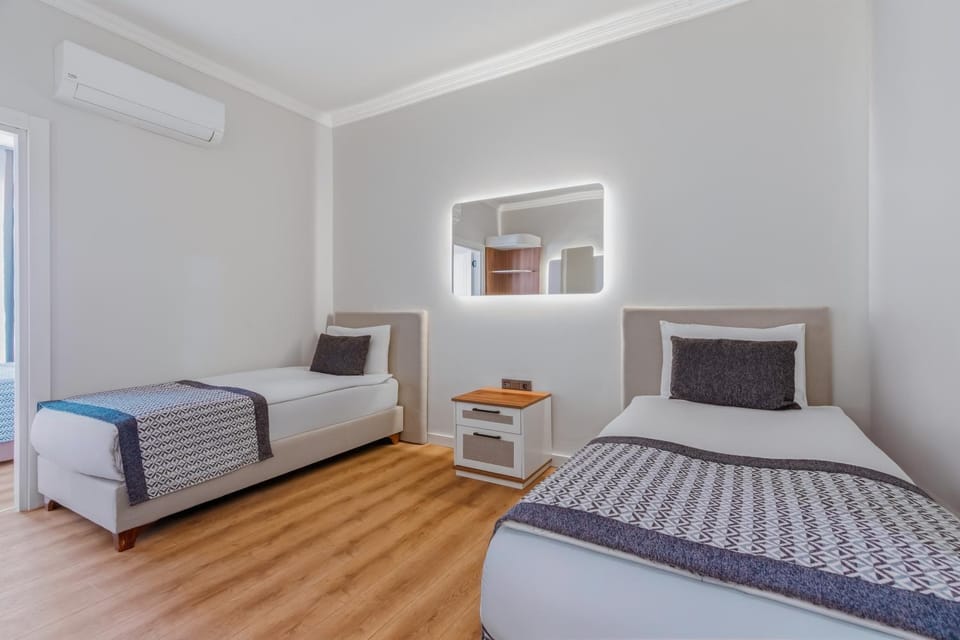 Bed, Photo of the whole room, Bedroom, air conditioner
