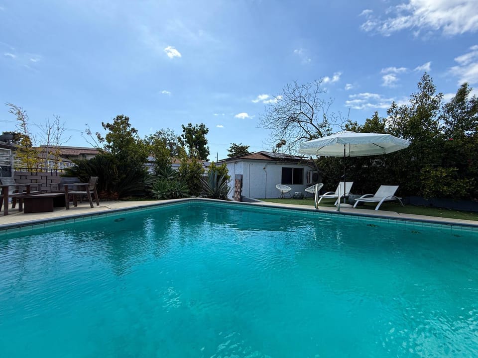 Property building, Swimming pool