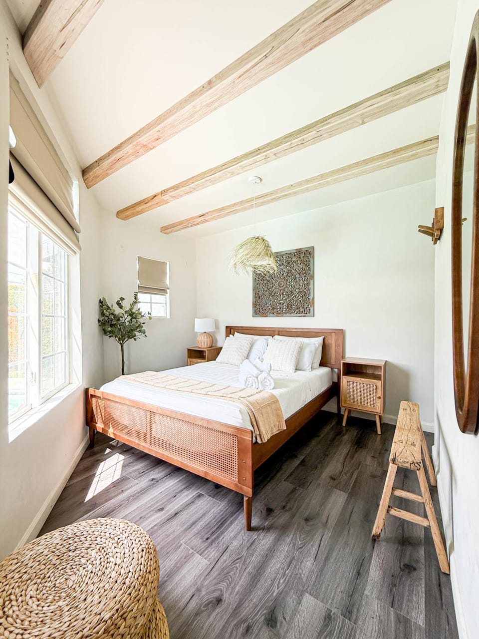 Bed, Photo of the whole room, Bedroom