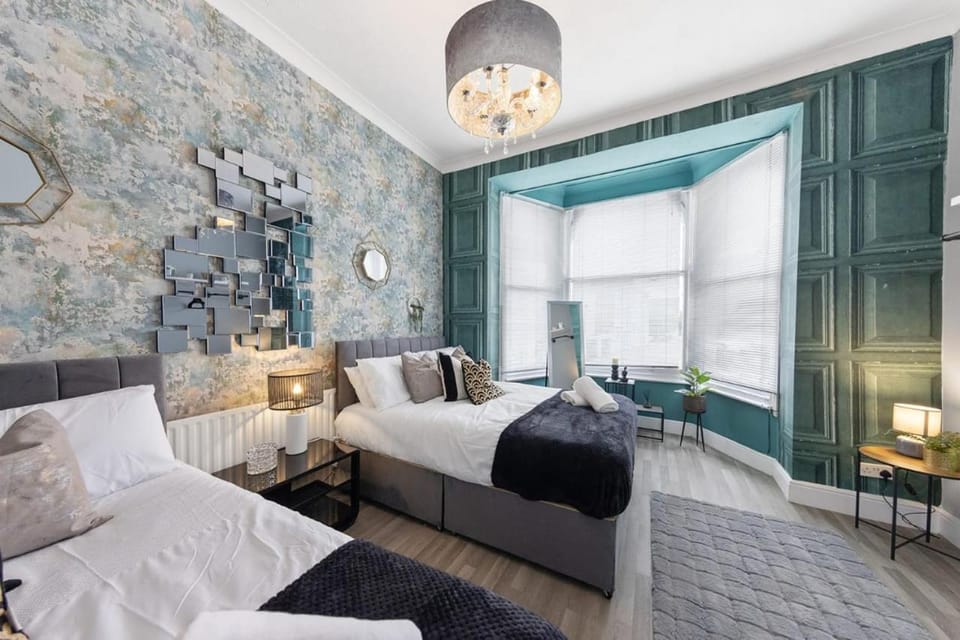 Charming 1 Bedroom Flat in Windmill with Parking Apartment in Gravesend