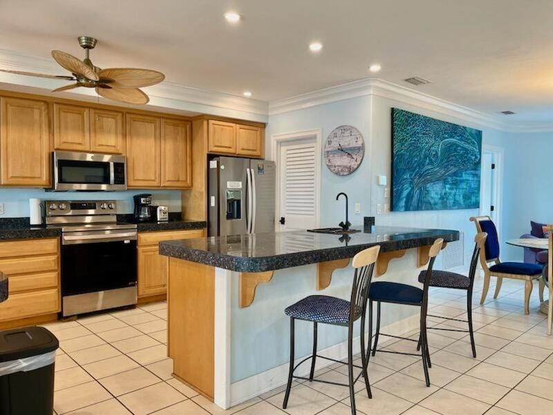 Moonlight Sonata-Beachfront-Community Pool House in Saint George Island