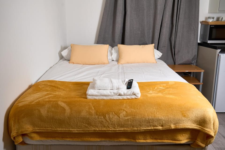 Snooze Luxe House Bed and Breakfast in Northampton