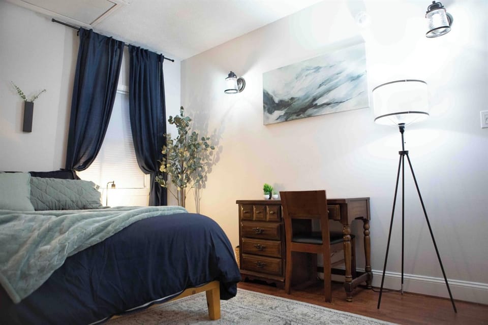 Cozy 3BR Coastal Retreat Private Yard & Fire Pit 5 Min to Beach! House in Old Orchard Beach