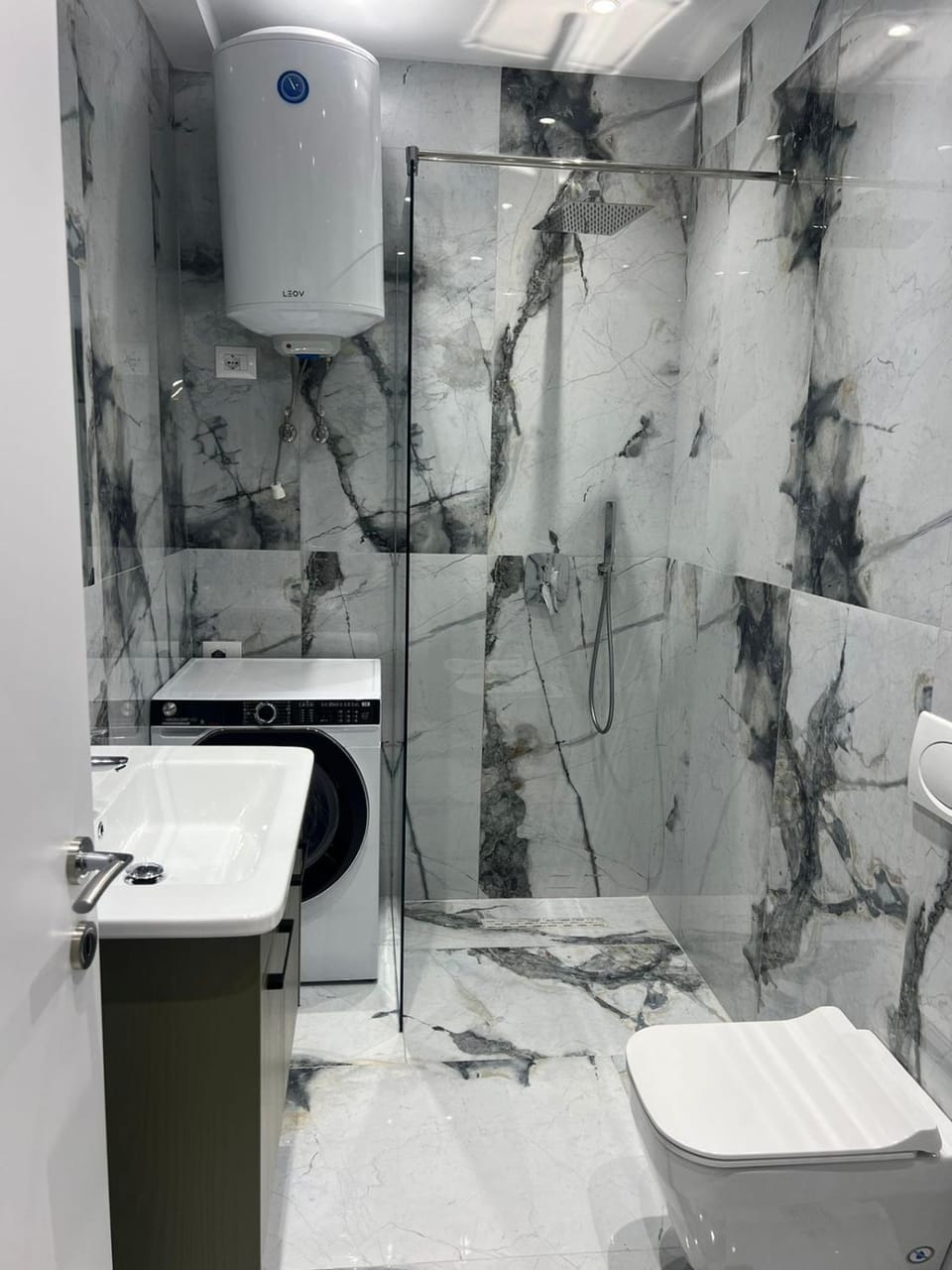 Shower, Bathroom, towels