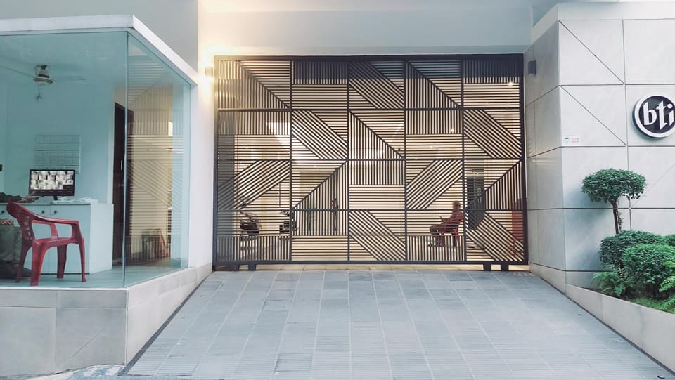 Facade/entrance