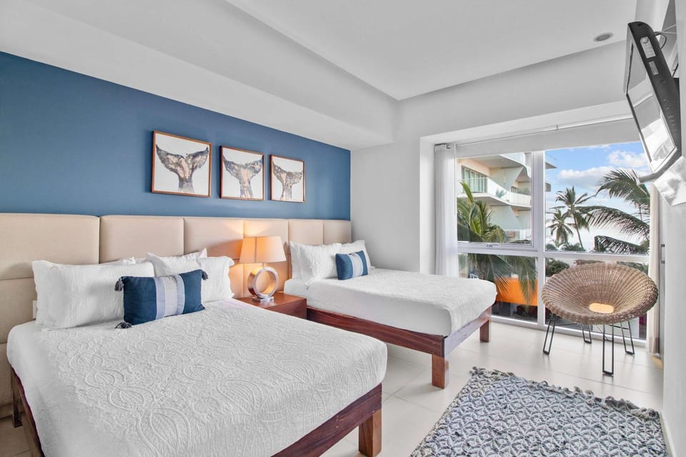 Bed, TV and multimedia, Bedroom