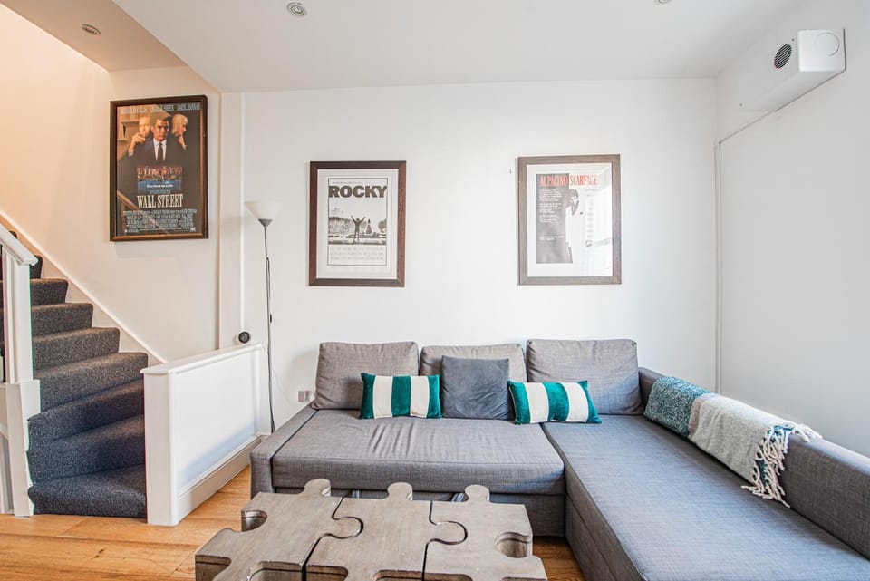 Charming 1-Bed Next to Portobello & Notting Hill Apartment in City of Westminster