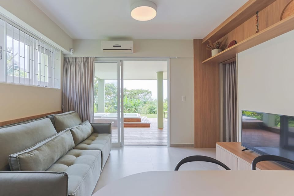 Natureza exuberante: Loft na Praia Brava SX9497 Apartment in Florianopolis