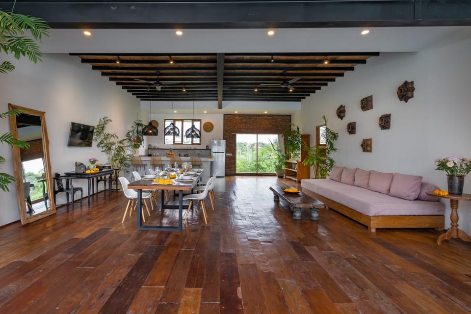 Living room, Seating area, Dining area