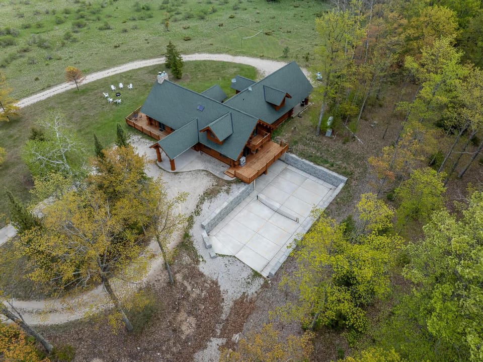 Log Retreat at Fish Creek by Simple Life Rentals Apartment in Door County