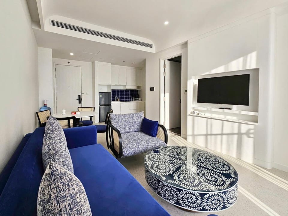 TV and multimedia, Living room, Dining area