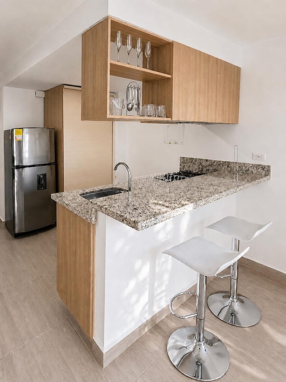 Dining area, minibar, kitchen