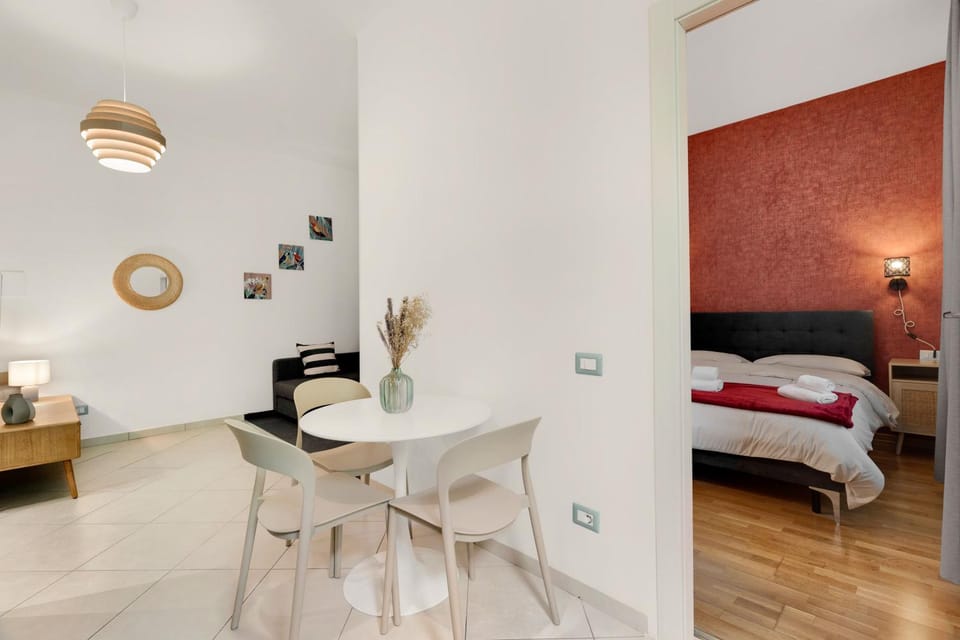 Bed, Living room, Photo of the whole room, Seating area, Dining area, Bedroom