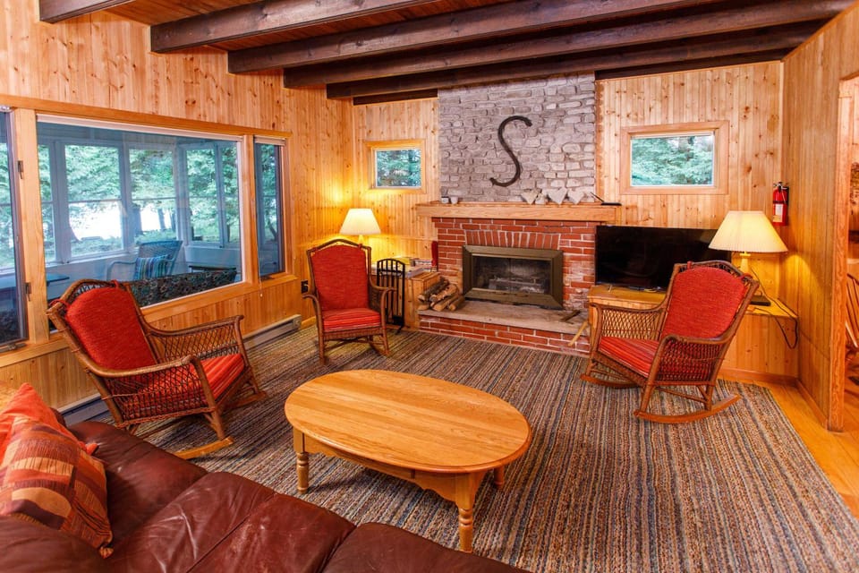 Sherwood Point Shores by Simple Life Rentals House in Door County