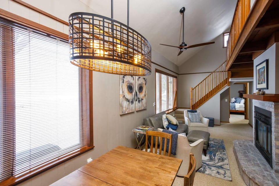 Owls Nest by Simple Life Rentals House in Door County