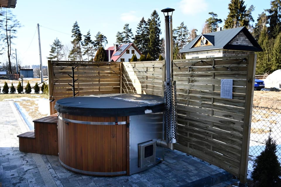Hot Tub, Hot Tub