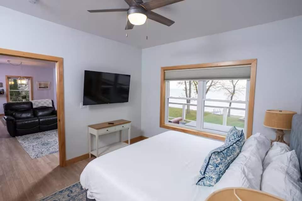 Maison Rouge by Simple Life Rentals House in Door County